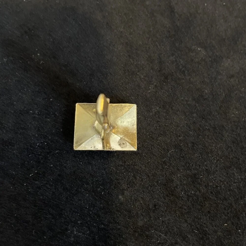Gold Tone Starburst Pattern Bullet Back Cufflink Vintage 6/8 x 5/8 Rectangular